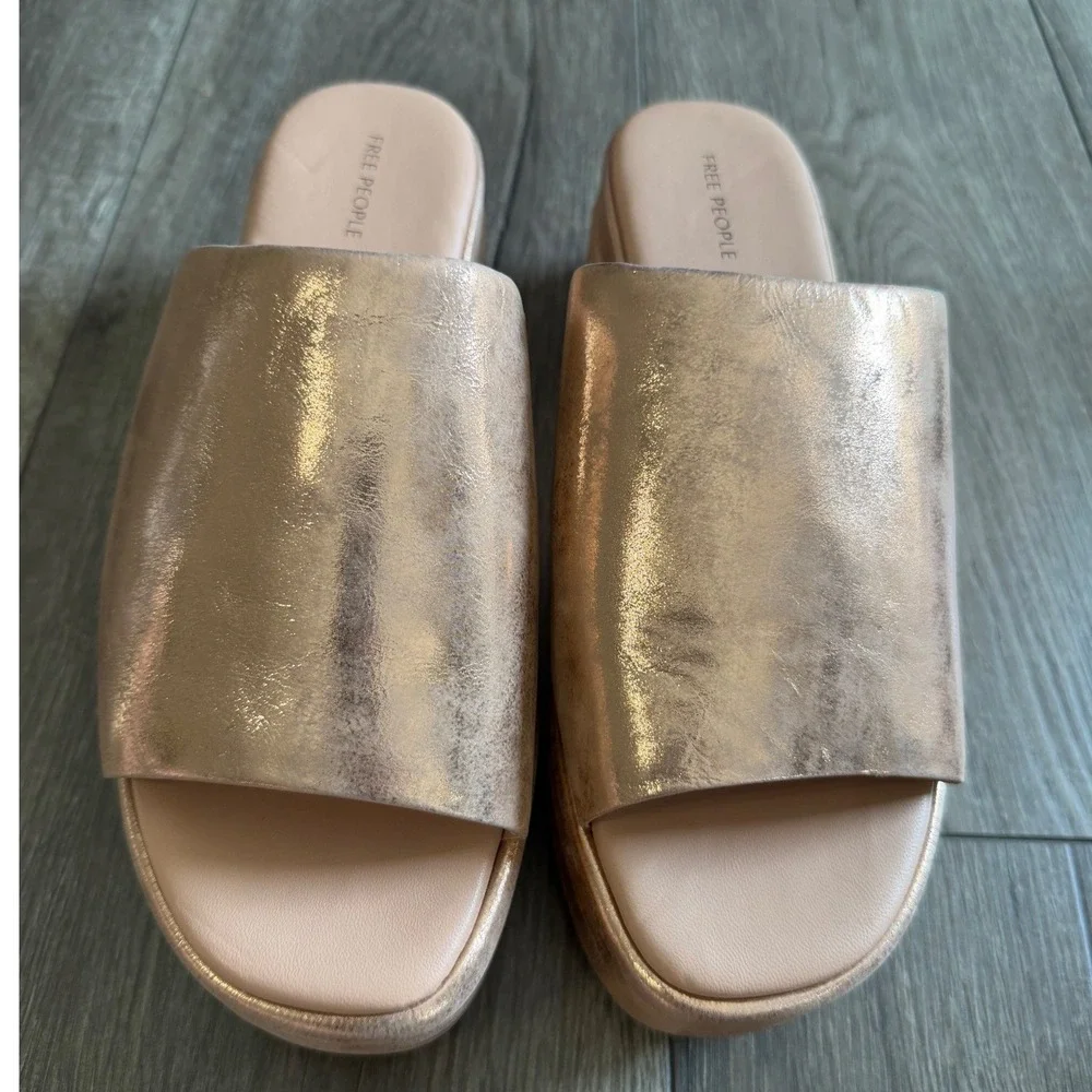 Free People‎ Rose Gold Metallic Platform Slide Sandals 39 Tiny Flaw